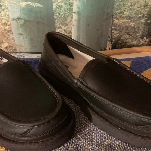 UGG Men\'s‎ Dark Brown Leather Slip-On Loafers 11 UGG Mens brown slip on loafers size 11 | eBay main image 4
